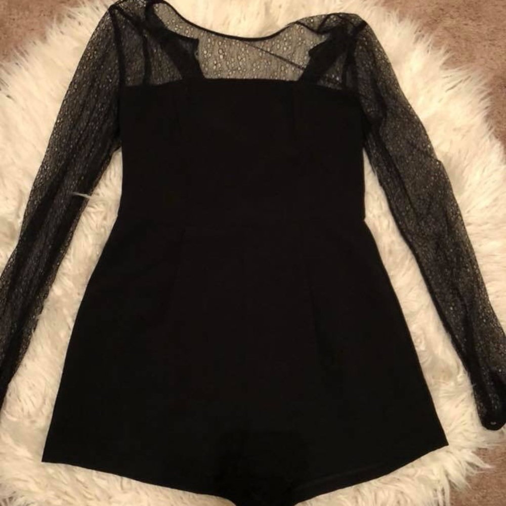 🖤 GORGEOUS LACE ROMPER 🖤